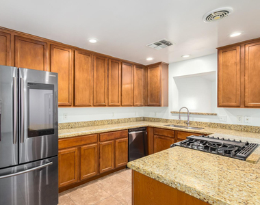 1100 W 12th - Photo Thumbnail 14