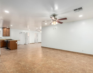 1100 W 12th - Photo Thumbnail 9