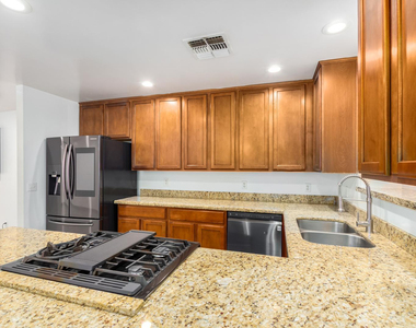1100 W 12th - Photo Thumbnail 15