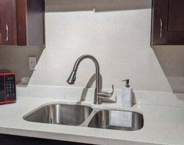 11040 N 28th Drive - Photo Thumbnail 8