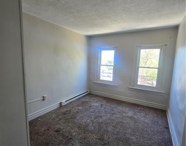 432 N Law Street - Photo Thumbnail 5