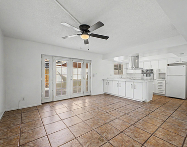 4522 N 15th Avenue - Photo Thumbnail 8