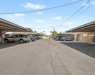4522 N 15th Avenue - Photo Thumbnail 30