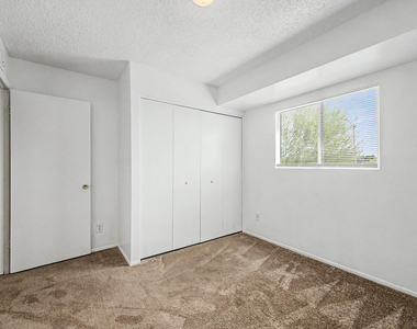 4522 N 15th Avenue - Photo Thumbnail 24