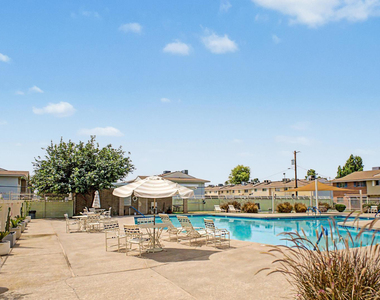 4522 N 15th Avenue - Photo Thumbnail 37