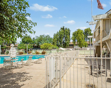 4522 N 15th Avenue - Photo Thumbnail 39