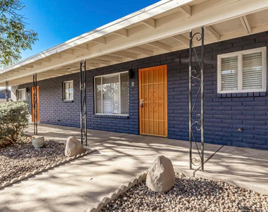 1826 N 51st Street - Photo Thumbnail 3