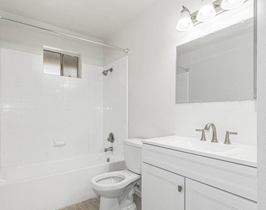 1826 N 51st Street - Photo Thumbnail 7