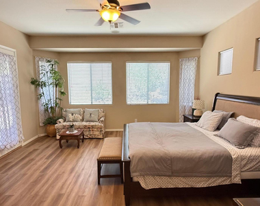 1928 W Spur Drive - Photo Thumbnail 13
