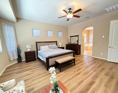 1928 W Spur Drive - Photo Thumbnail 21
