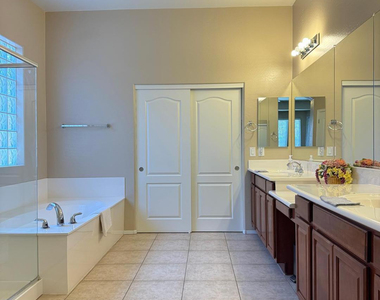1928 W Spur Drive - Photo Thumbnail 26