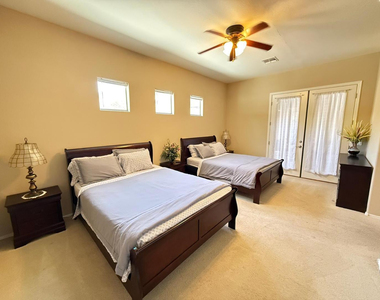 1928 W Spur Drive - Photo Thumbnail 46