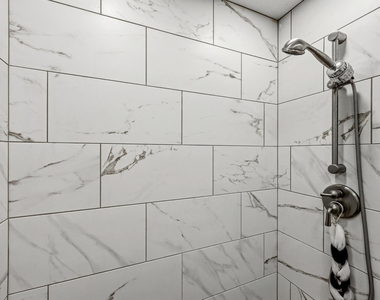 7340 N Via Camello Del Norte - Photo Thumbnail 34