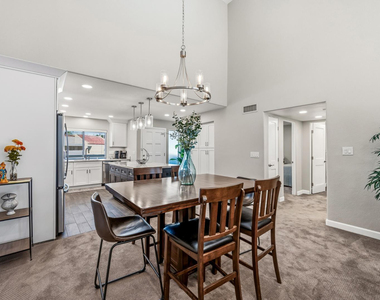 7340 N Via Camello Del Norte - Photo Thumbnail 7
