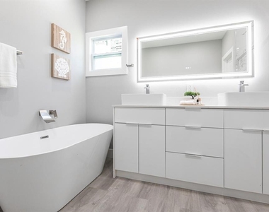 1024 Sentinela Boulevard - Photo Thumbnail 19