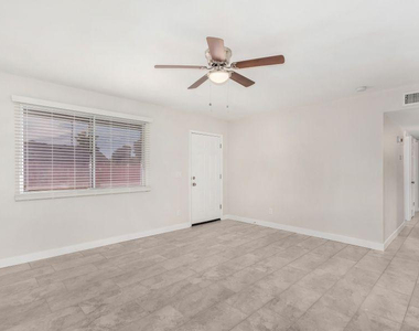 4316 E Rose Marie Lane - Photo Thumbnail 17