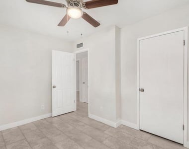 4316 E Rose Marie Lane - Photo Thumbnail 16