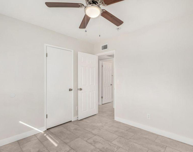 4316 E Rose Marie Lane - Photo Thumbnail 14