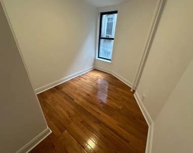 1425 York Avenue - Photo Thumbnail 14