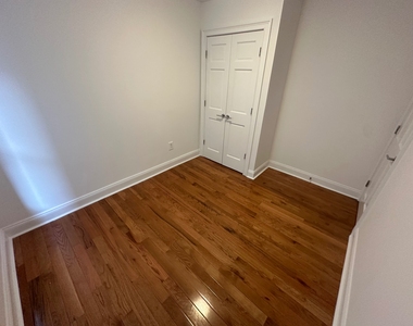 1425 York Avenue - Photo Thumbnail 9