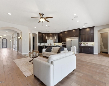 4254 E Valencia Drive - Photo Thumbnail 12