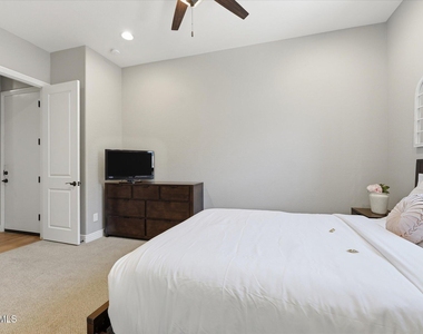 4254 E Valencia Drive - Photo Thumbnail 32