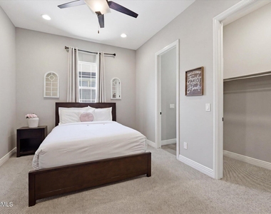 4254 E Valencia Drive - Photo Thumbnail 31