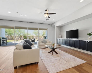 4254 E Valencia Drive - Photo Thumbnail 14