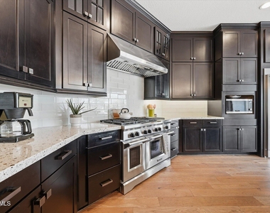 4254 E Valencia Drive - Photo Thumbnail 17