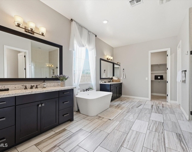 4254 E Valencia Drive - Photo Thumbnail 25