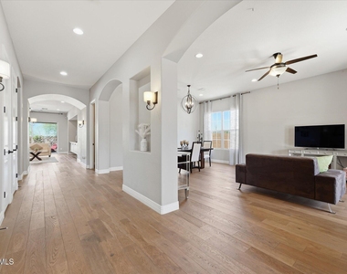 4254 E Valencia Drive - Photo Thumbnail 6