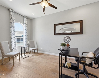 4254 E Valencia Drive - Photo Thumbnail 7