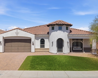 4254 E Valencia Drive - Photo Thumbnail 2