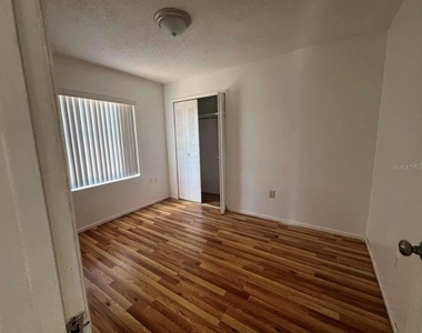 1109 Woodman Way - Photo Thumbnail 7