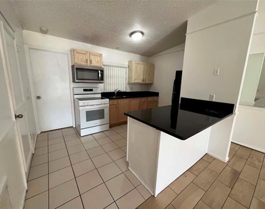 1109 Woodman Way - Photo Thumbnail 2