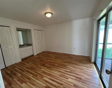 1109 Woodman Way - Photo Thumbnail 4