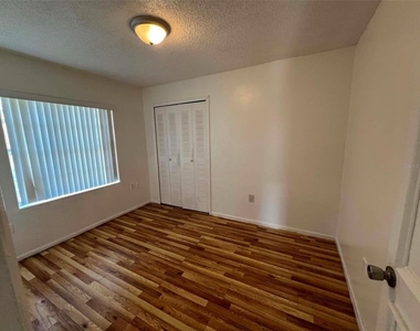 1109 Woodman Way - Photo Thumbnail 6