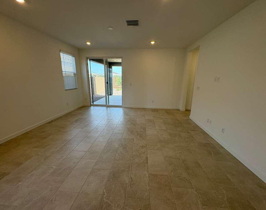 4738 E Kenneth Lane - Photo Thumbnail 18