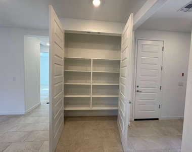 4738 E Kenneth Lane - Photo Thumbnail 14