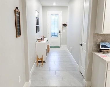 128 Arlington Square Court - Photo Thumbnail 2