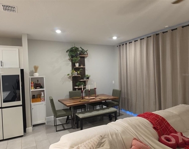 128 Arlington Square Court - Photo Thumbnail 8
