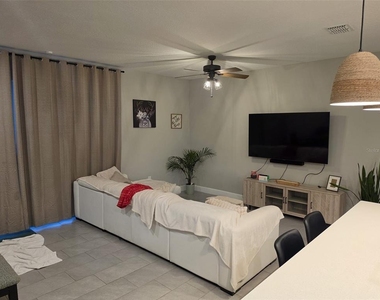 128 Arlington Square Court - Photo Thumbnail 9
