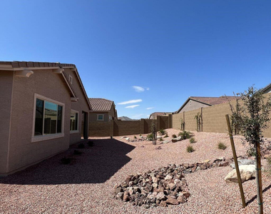 19610 W Avalon Drive - Photo Thumbnail 11