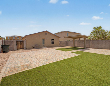 322 E Watson Place - Photo Thumbnail 31