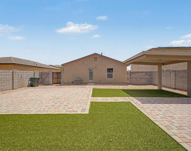 322 E Watson Place - Photo Thumbnail 30