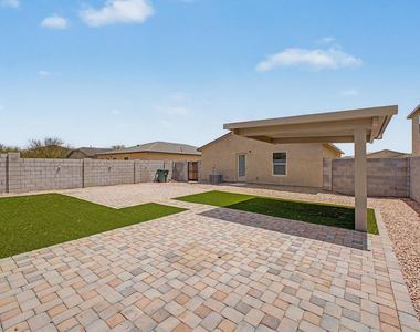 322 E Watson Place - Photo Thumbnail 29