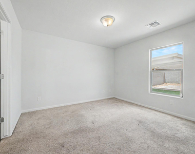 322 E Watson Place - Photo Thumbnail 24