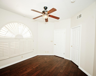 2322 S Rogers Circle - Photo Thumbnail 9