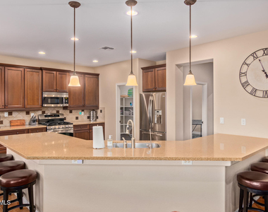16367 N 183rd Drive - Photo Thumbnail 3