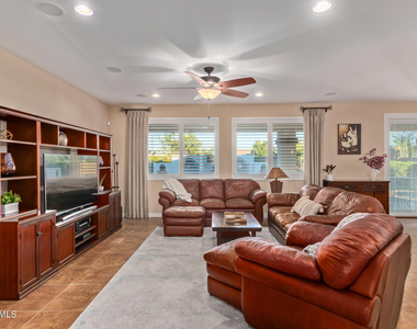 16367 N 183rd Drive - Photo Thumbnail 12